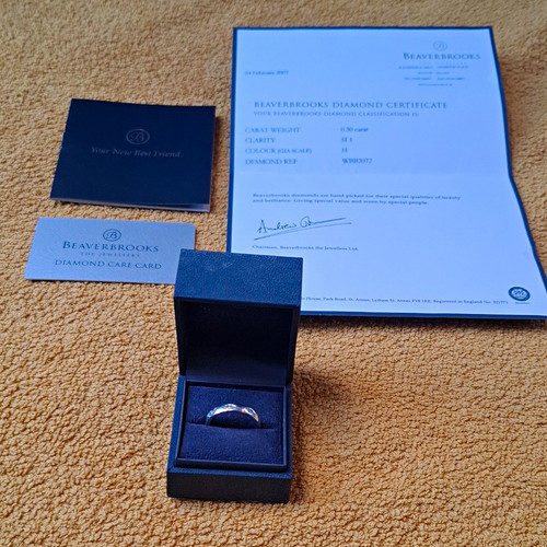 Beaverbrooks 18ct white gold - 18ct,