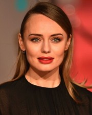 SEXY LAURA HADDOCK 8x10 PHOTO