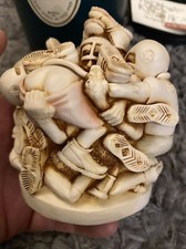 Harmony Kingdom - Hold That Line - Signed Peter Calvesbert