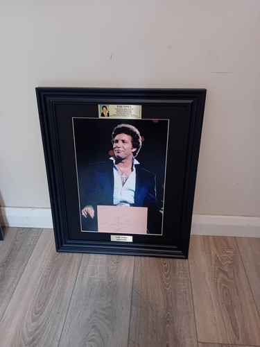 Tom jones hand signed - tom,