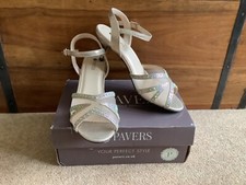 Ladies Pavers Huang  light