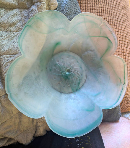 Unmarked green white art - green, &