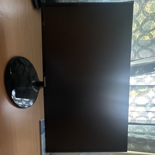 Samsung 24in flat screen - flat,