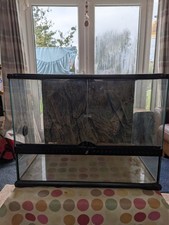 Exo terra terrarium 45x45x60 good condition with accessories.