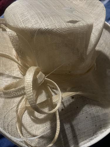 Vintage cream ladies hat by - vintage,, ladies.