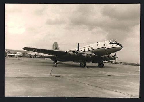 Photographs the aircraft - 2,