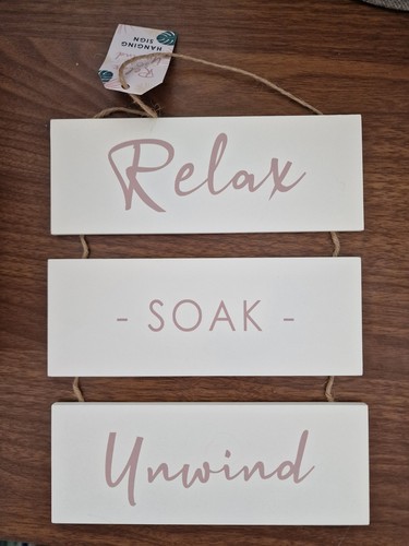 Relax soak unwind wall - 'relax,,
