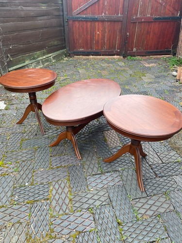 Mahogany oval coffee table - mahogany,