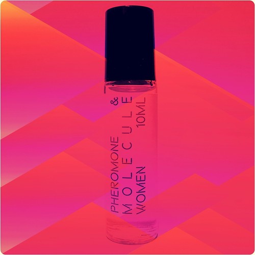 Pheromone molecule tonka iso - molecule,