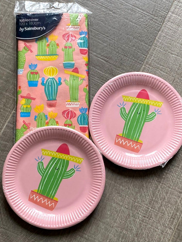 New paper plates - new,