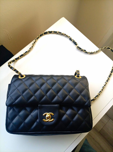 Chanel black quilted leather - quilted,