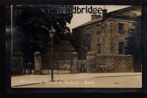Hexham seal gates - -,