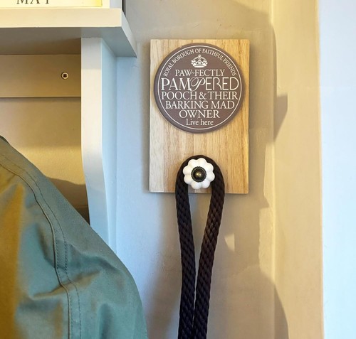 Decorative dog lead hook - decorative, with
