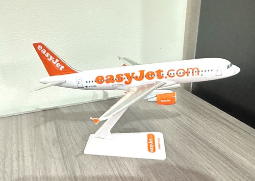 Airbus a320 easyjet official - airbus,