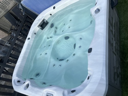 Plug and play hot - , tub