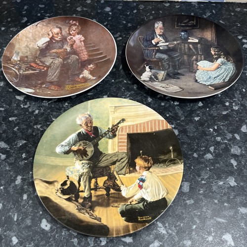 Vintage collectable plates - x,