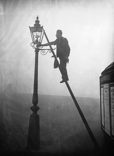 Lamplighter lights gas - lights,