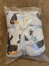 BNWT The Oodie Wearable