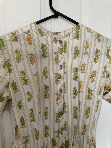 True vintage 1950s lady - true, bird