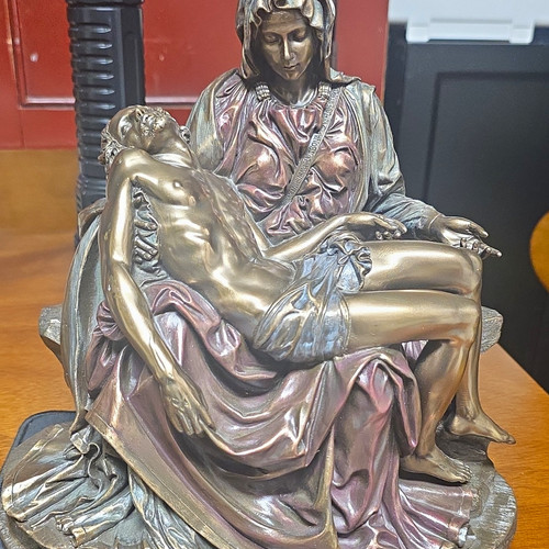 Pieta statue michelangelo - pieta,