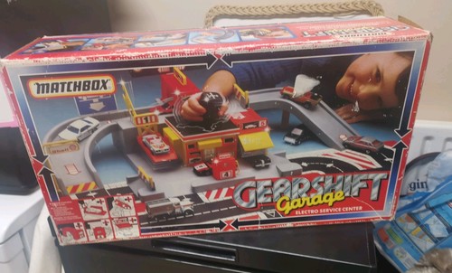 Matchbox gearshift garage set - gearshift,