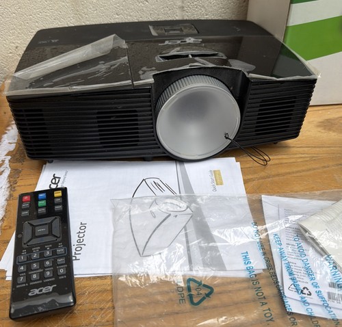 Acer x113ph 3000 - 3000, lumens