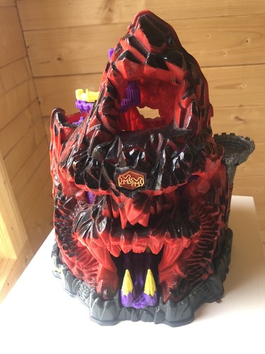 Mighty max skull - max, mountain