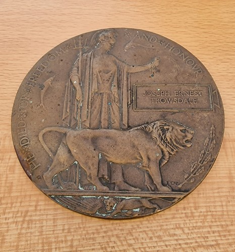 Ww1 bronze memorial - ww1,