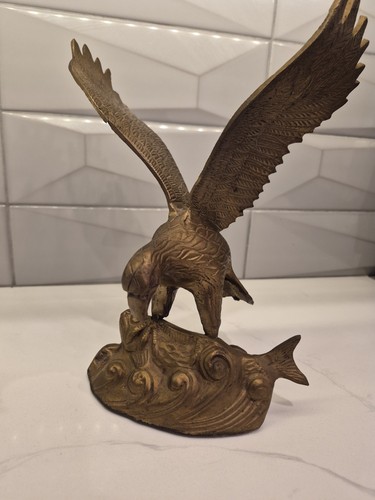 Vtg large brass eagle catching - large,