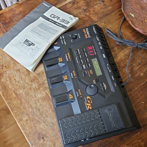 Roland guitar - gr-33,