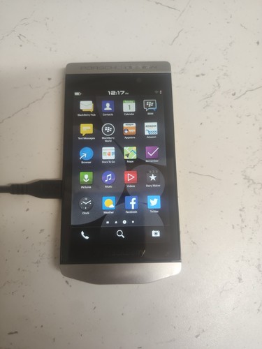 Blackberry porsche design - porsche,