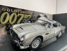 AUTOART 1:18 JAMES BOND ASTON