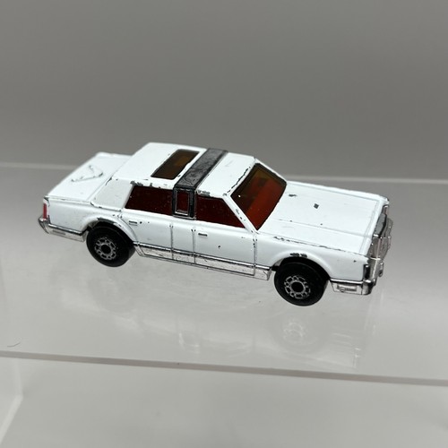 Matchbox lincoln town car - town,