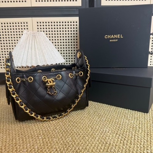 Chanel makeup black quilted - black,