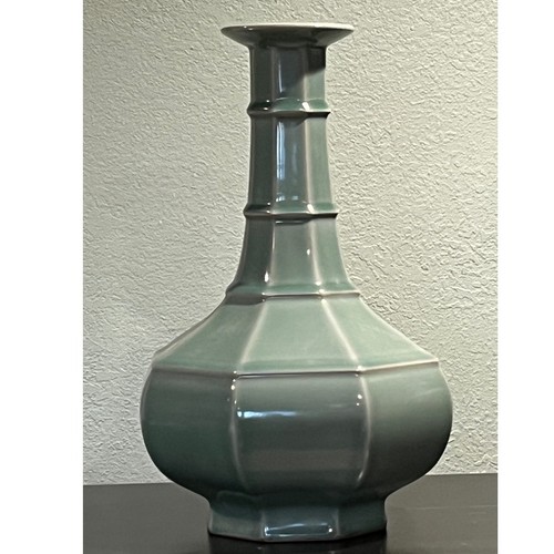 Large octagonal celadon - large,