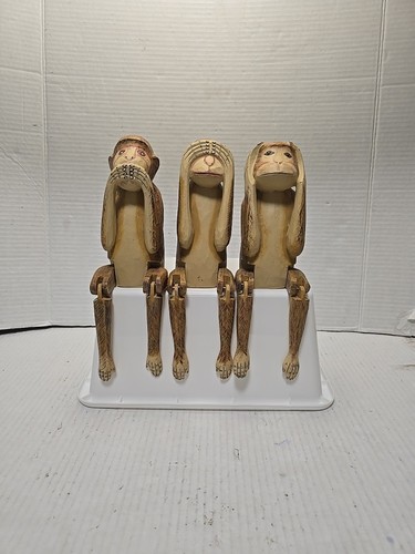 Three wise monkeys - , wood