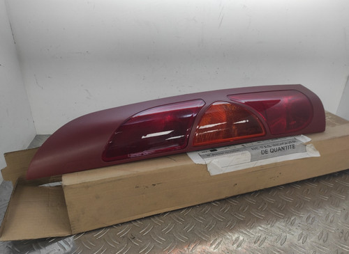 Right rear tail - right,