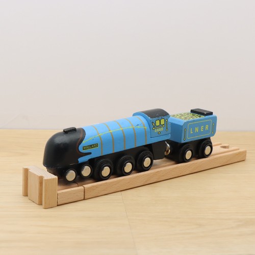 Wooden train track - , mallard