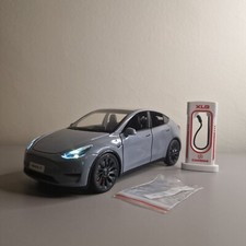 1:25 Tesla Model Y Die cast