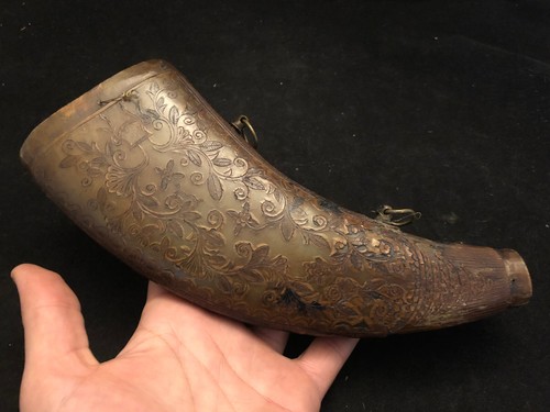 Cow horn powder engraved - cow,