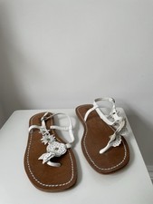 Monsoon Size 5 White Flower