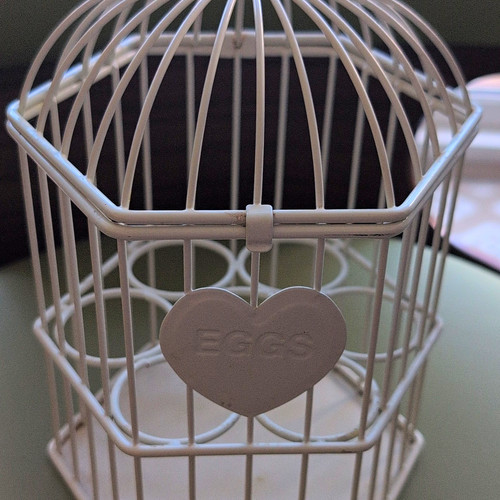 Eggs white metal decorative - metal,