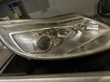 Genuine Ford Focus 2014 Driver Side Neon Yellow Headlight For Spares And Repairs