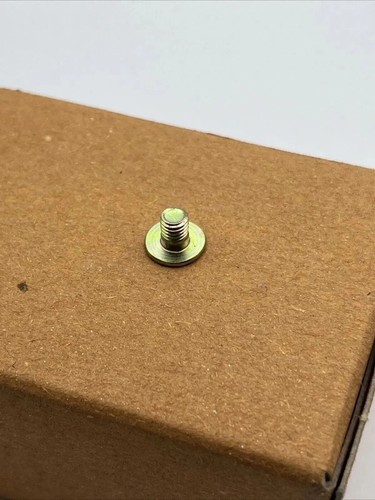Yamaha mounting screw - mounting,