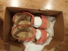Leah 11 Hotter pink sandals. Size 6