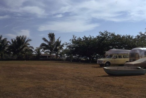 Chevy suburban airstream - chevy, suburban,