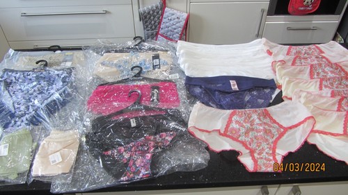 Job lot pairs new - lot,
