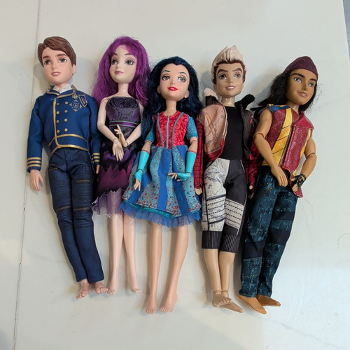 Disney descendants dolls job - disney,