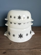 Lovely Vintage Retro Pyrex