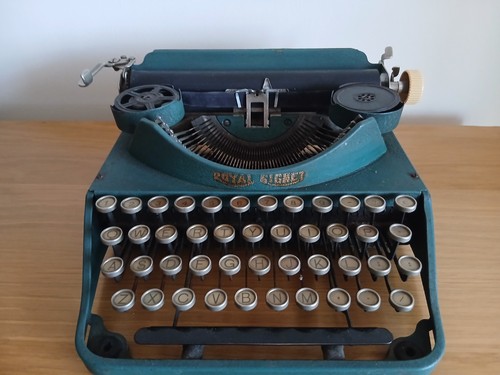 Vintage royal signet - vintage,